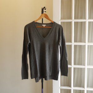 Gray Gap V-Neck Sweater